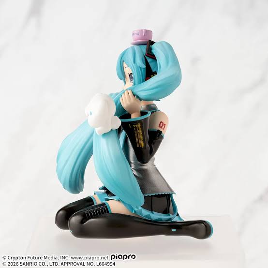Hatsune Miku x Cinnamoroll Choko-nose Premium Figure (Fluffy Ver.)